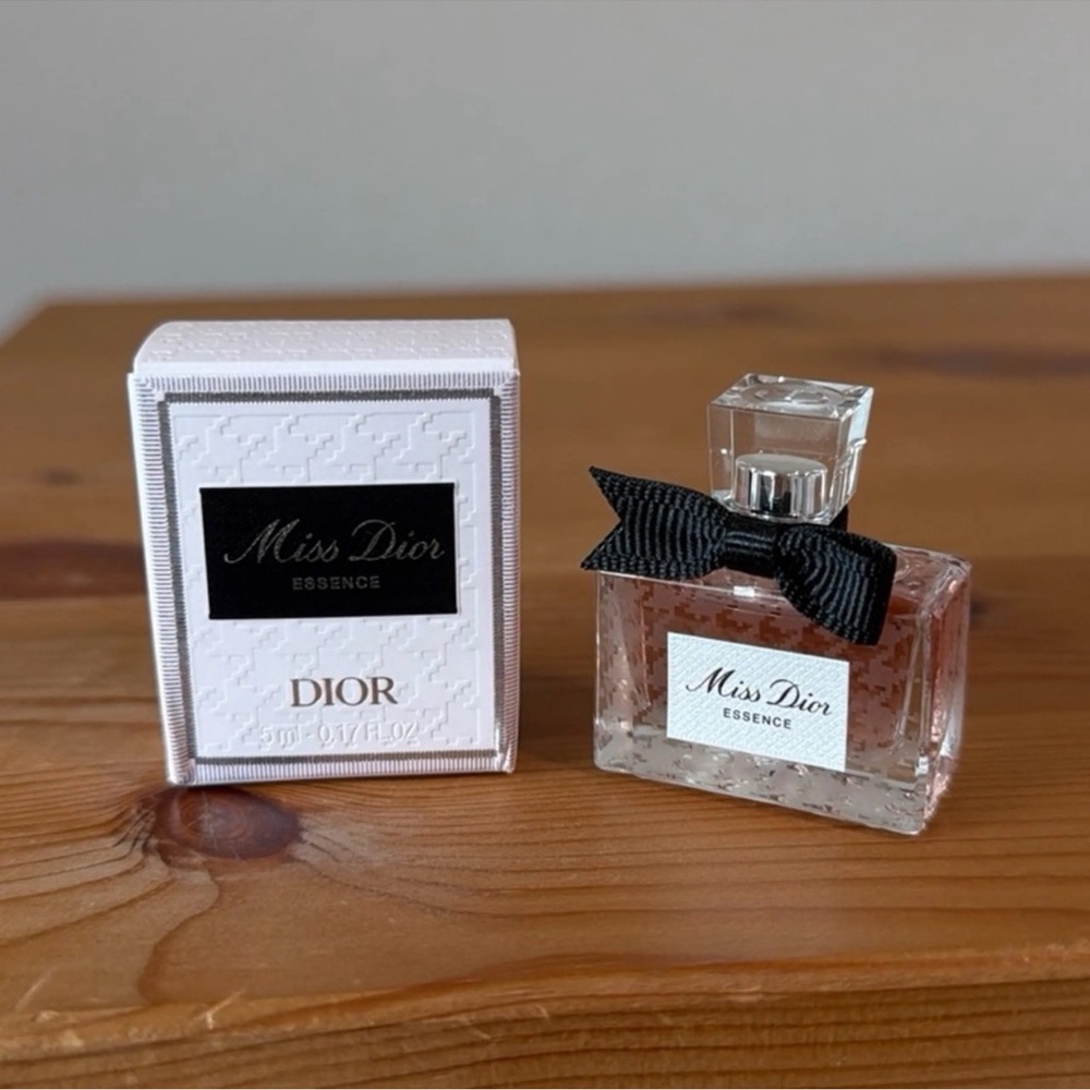Dior Gift Set - Picture 7 of 7